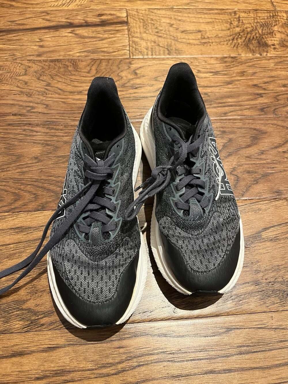 HOKA Youth Mach 6 Running Shoes Black White Size 3.5M